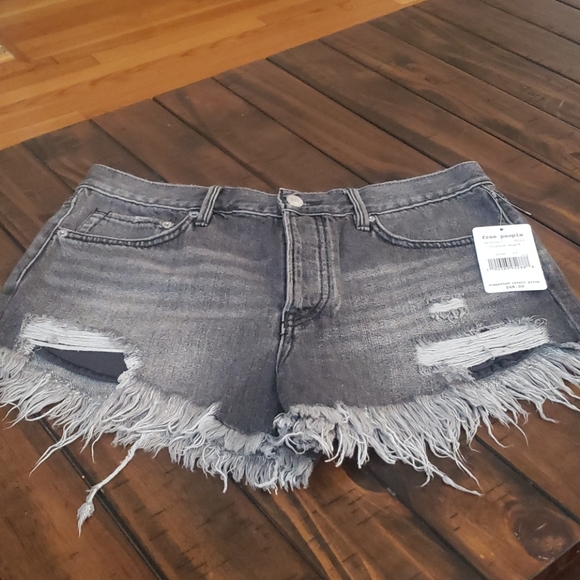 Free people black good vibrations shorts- 27 - Picture 2 of 5